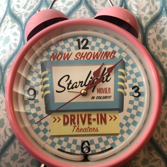 Retro Alarm Clock - Picture 4 of 4